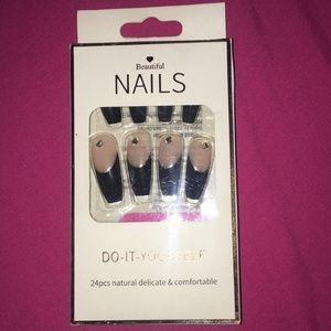 Press on nails